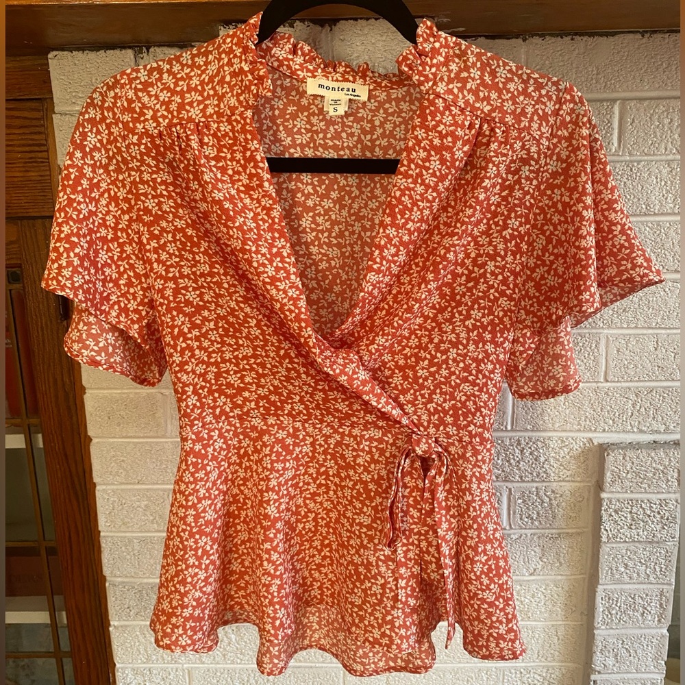Monteau short sleeve wrap top floral small